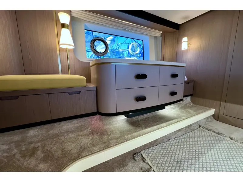 Slide: The Image of Azimut FLY 60 2024 - 54