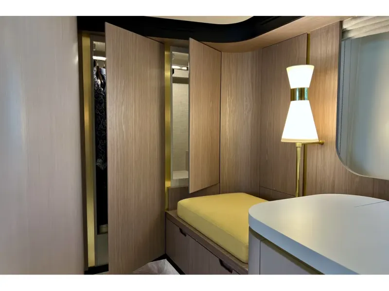 Slide: The Image of Azimut FLY 60 2024 - 56