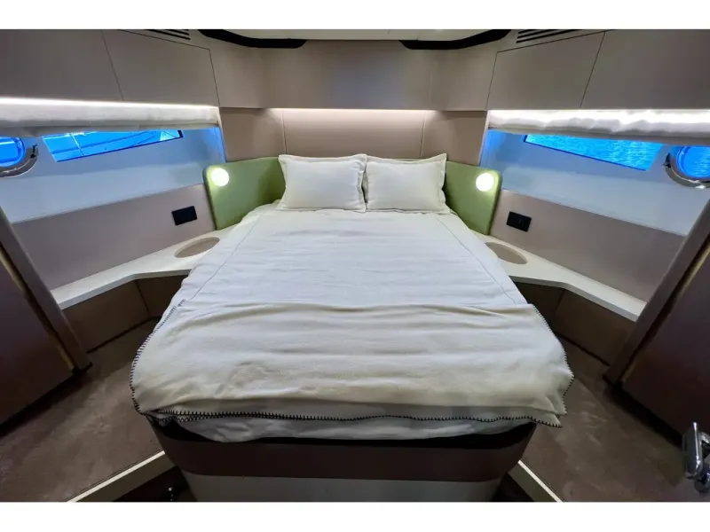 Slide: The Image of Azimut FLY 60 2024 - 58
