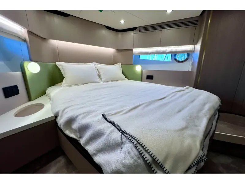 Slide: The Image of Azimut FLY 60 2024 - 59