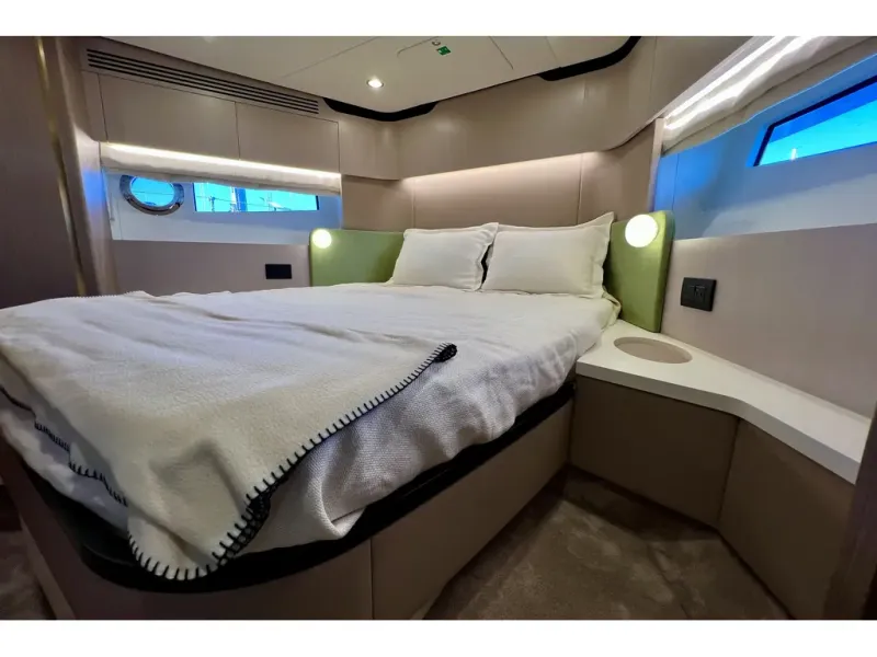 Slide: The Image of Azimut FLY 60 2024 - 60