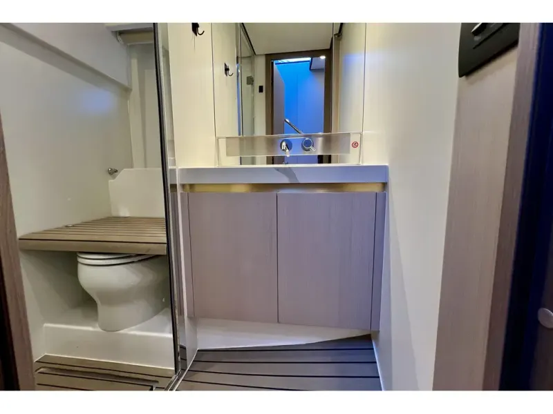 Slide: The Image of Azimut FLY 60 2024 - 64