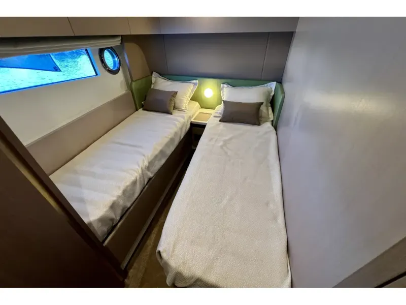 Slide: The Image of Azimut FLY 60 2024 - 65