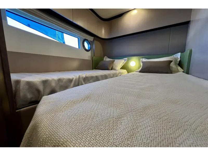 Slide: The Image of Azimut FLY 60 2024 - 66