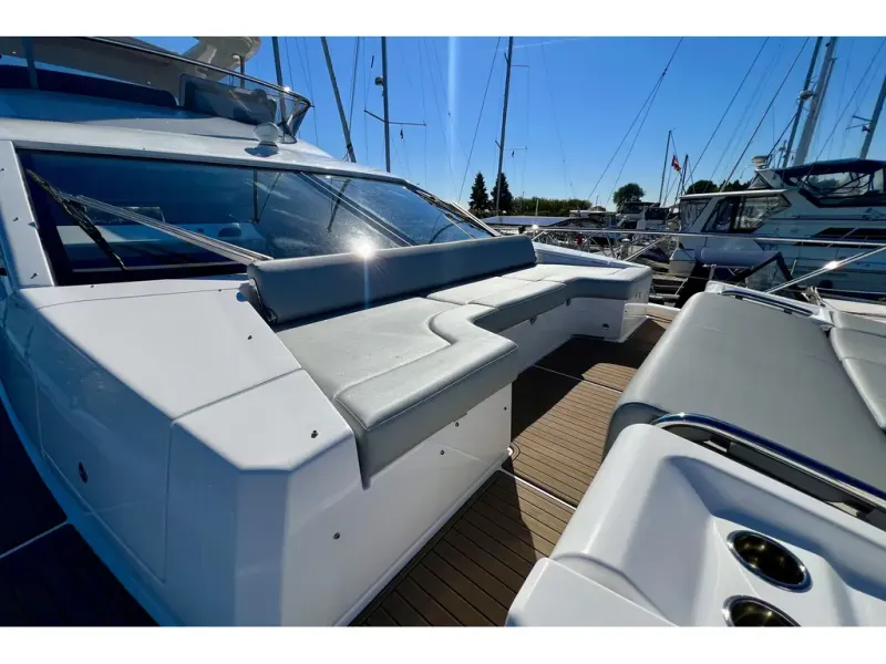 Slide: The Image of Azimut FLY 60 2024 - 72