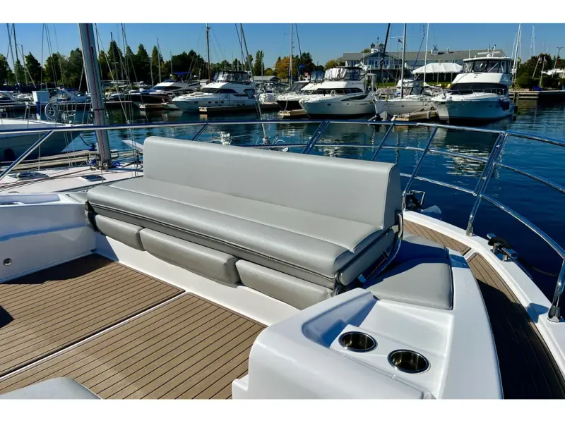 Slide: The Image of Azimut FLY 60 2024 - 74