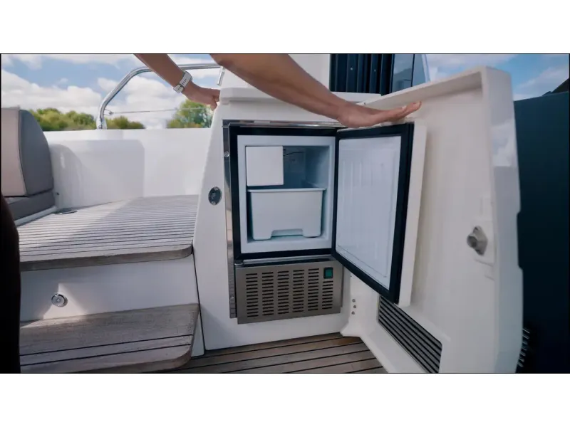 Slide: The Image of Prestige Yachts 520S 2018 - 15