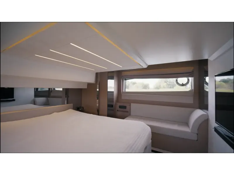 Slide: The Image of Prestige Yachts 520S 2018 - 25