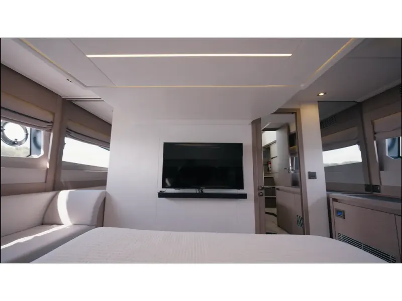 Slide: The Image of Prestige Yachts 520S 2018 - 30