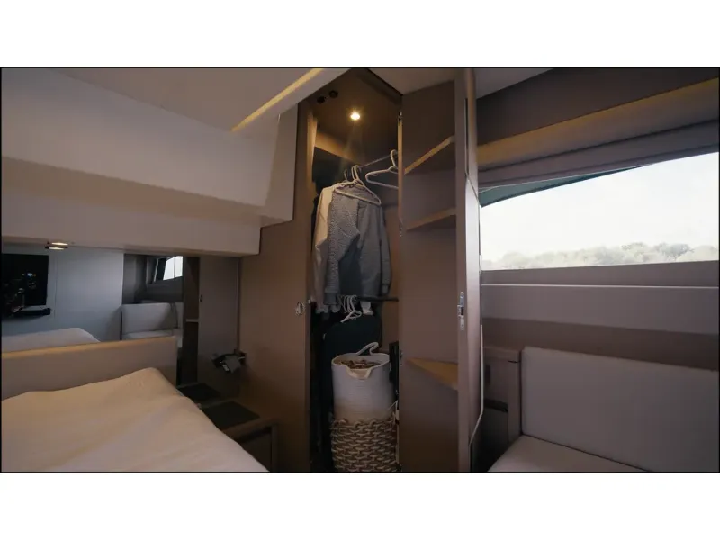 Slide: The Image of Prestige Yachts 520S 2018 - 31