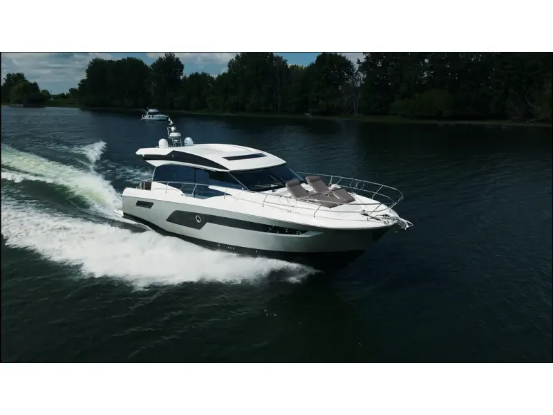 Slide: The Image of Prestige Yachts 520S 2018 - 4