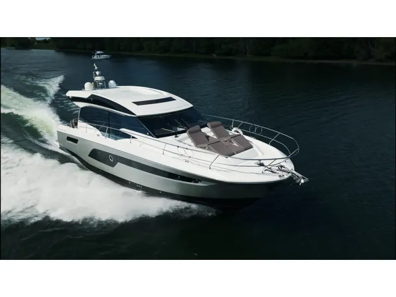 Slide: The Image of Prestige Yachts 520S 2018 - 5