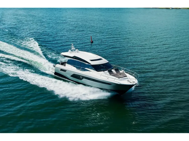 Slide: The Image of Prestige Yachts 520S 2018 - 7