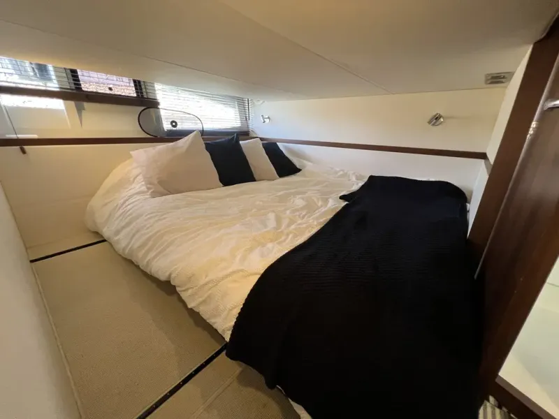 Slide: The Image of Galeon 405 HTS 2016 - 25