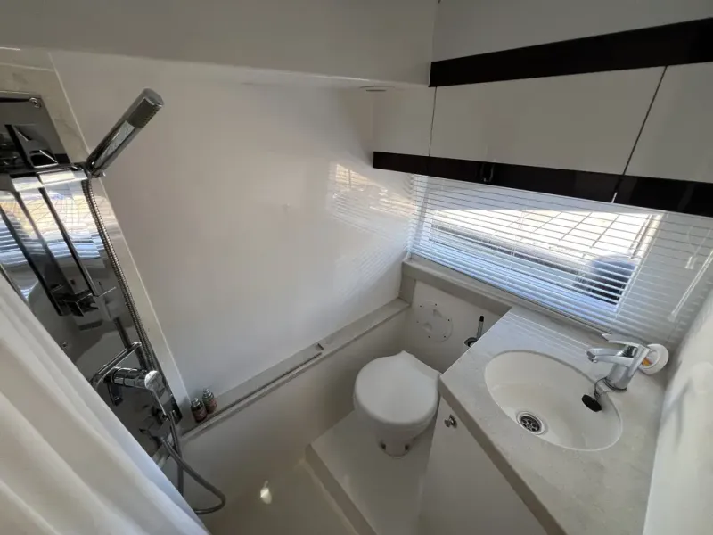 Slide: The Image of Galeon 405 HTS 2016 - 28