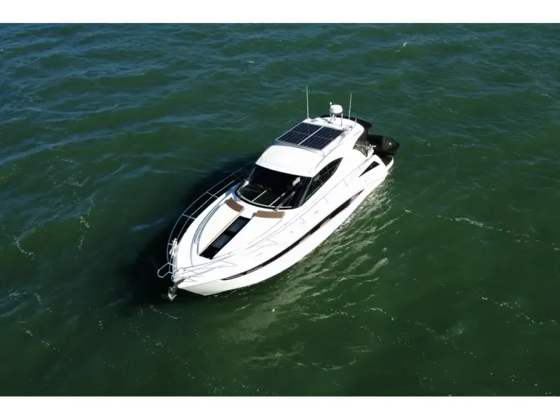 Slide: The Image of Galeon 405 HTS 2016 - 3