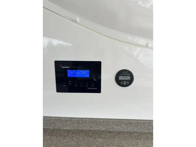 Slide: The Image of Galeon 405 HTS 2016 - 8