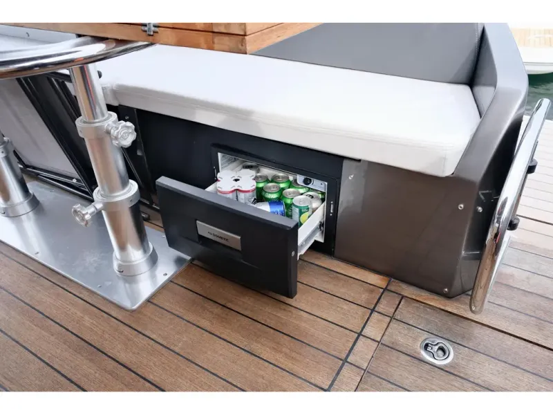 Slide: The Image of Sessa Coupe 47 2022 - 10