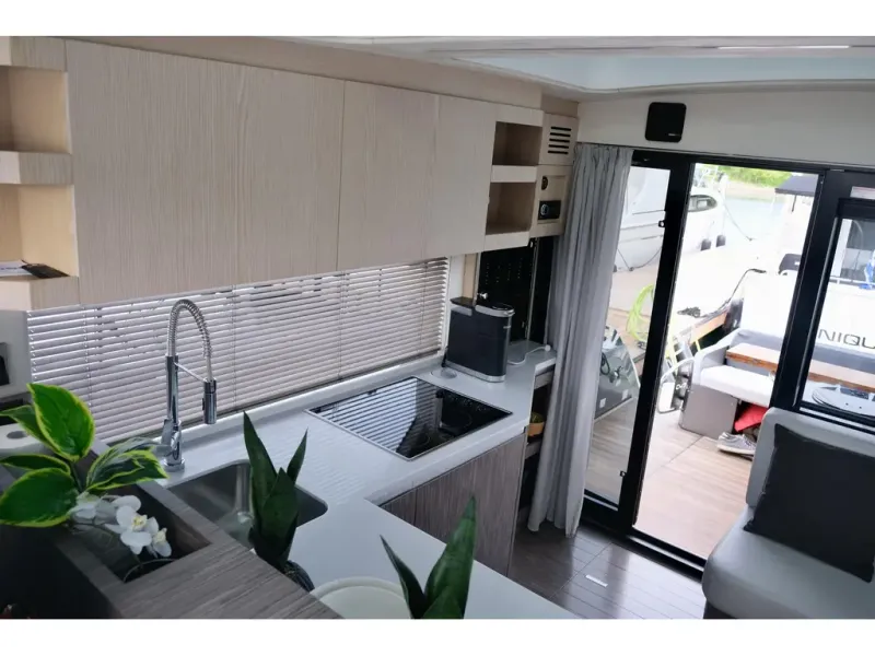 Slide: The Image of Sessa Coupe 47 2022 - 17