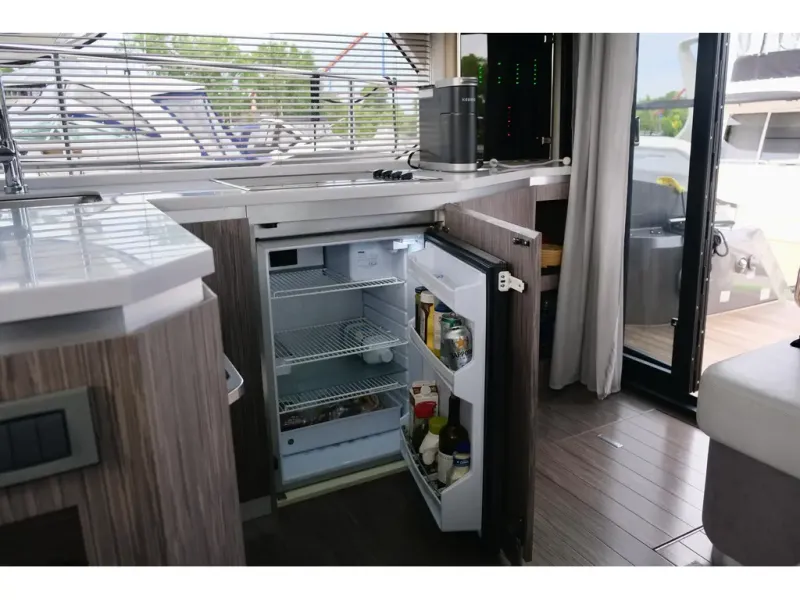 Slide: The Image of Sessa Coupe 47 2022 - 18