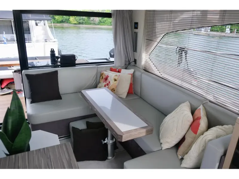 Slide: The Image of Sessa Coupe 47 2022 - 19