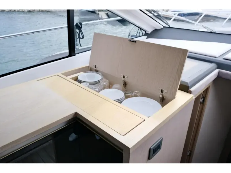 Slide: The Image of Sessa Coupe 47 2022 - 29