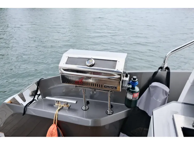 Slide: The Image of Sessa Coupe 47 2022 - 7