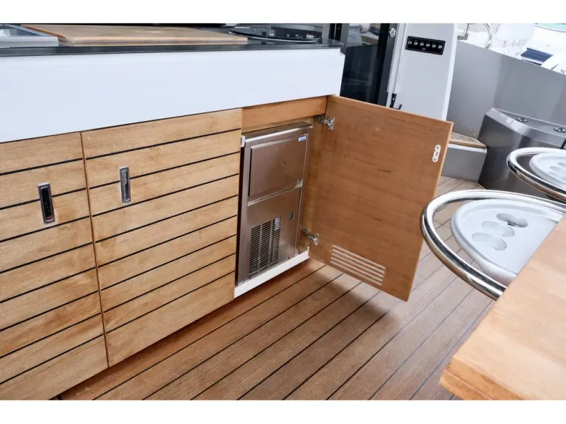 Slide: The Image of Sessa Coupe 47 2022 - 8