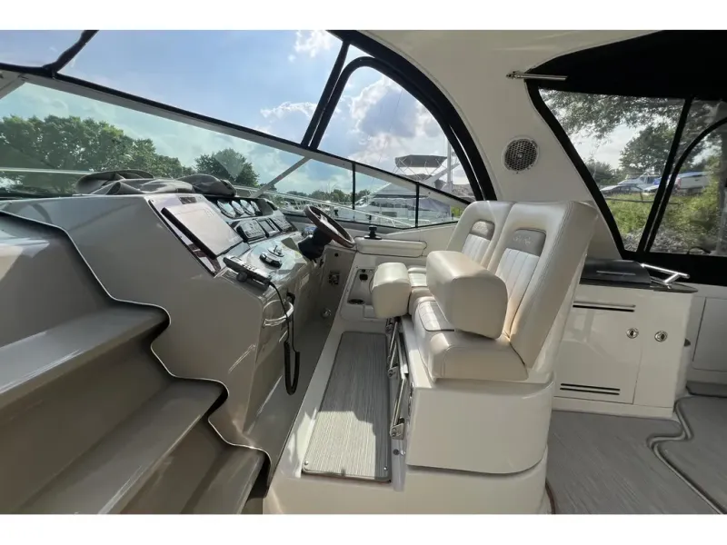 Slide: The Image of Sea Ray 370 SUNDANCER 2012 - 11