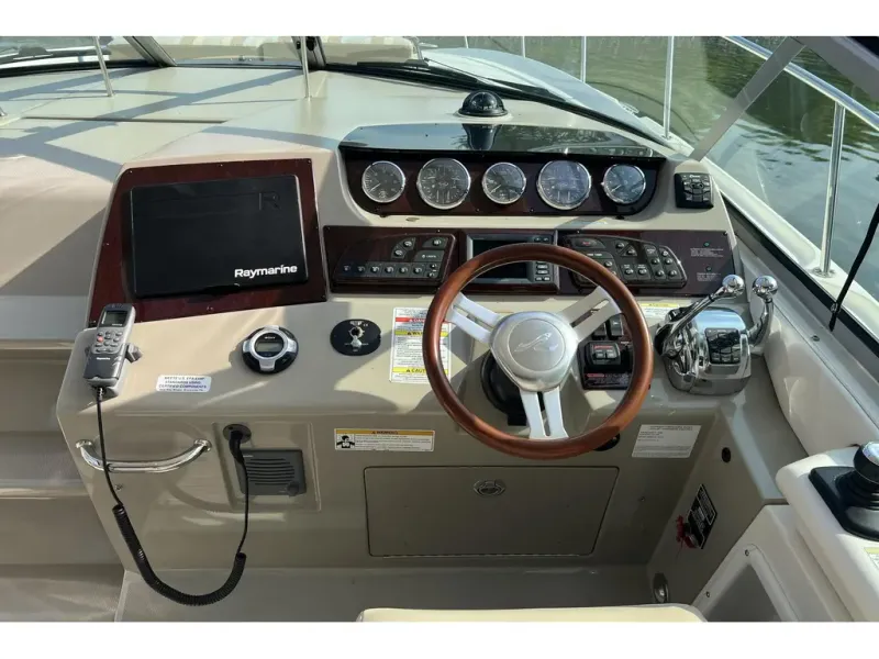 Slide: The Image of Sea Ray 370 SUNDANCER 2012 - 12