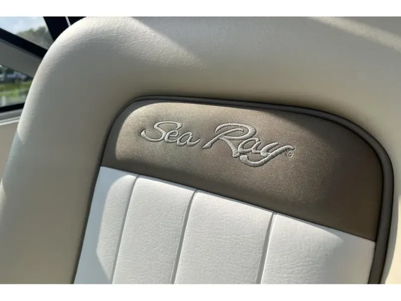 Slide: The Image of Sea Ray 370 SUNDANCER 2012 - 15