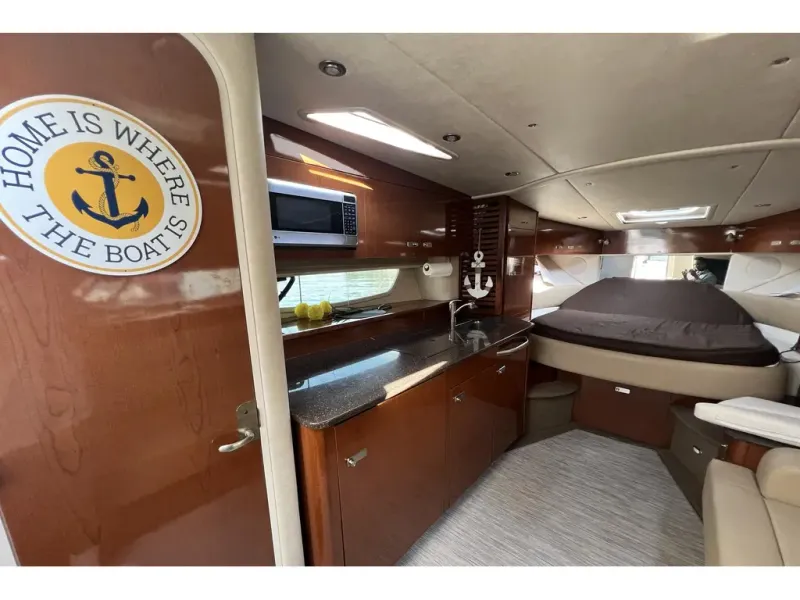 Slide: The Image of Sea Ray 370 SUNDANCER 2012 - 17