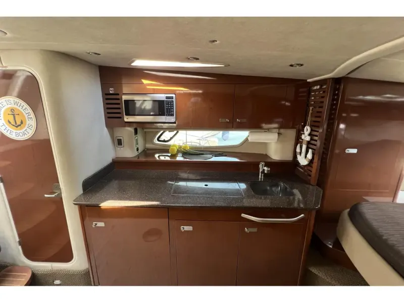 Slide: The Image of Sea Ray 370 SUNDANCER 2012 - 20