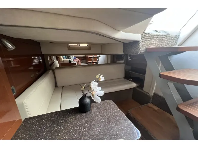 Slide: The Image of Sea Ray 370 SUNDANCER 2012 - 21