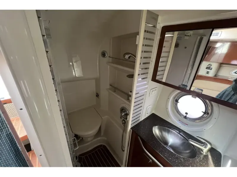 Slide: The Image of Sea Ray 370 SUNDANCER 2012 - 24