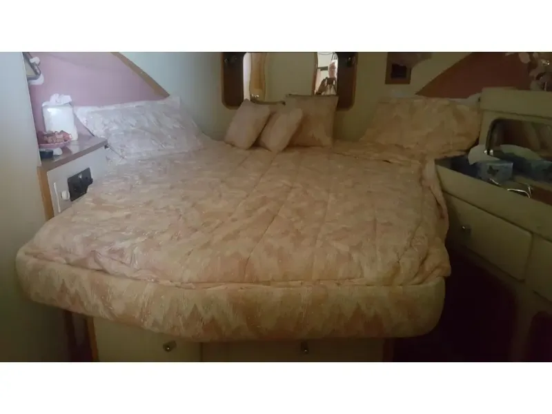 Slide: The Image of Chris-Craft Catalina 381 1989 - 10