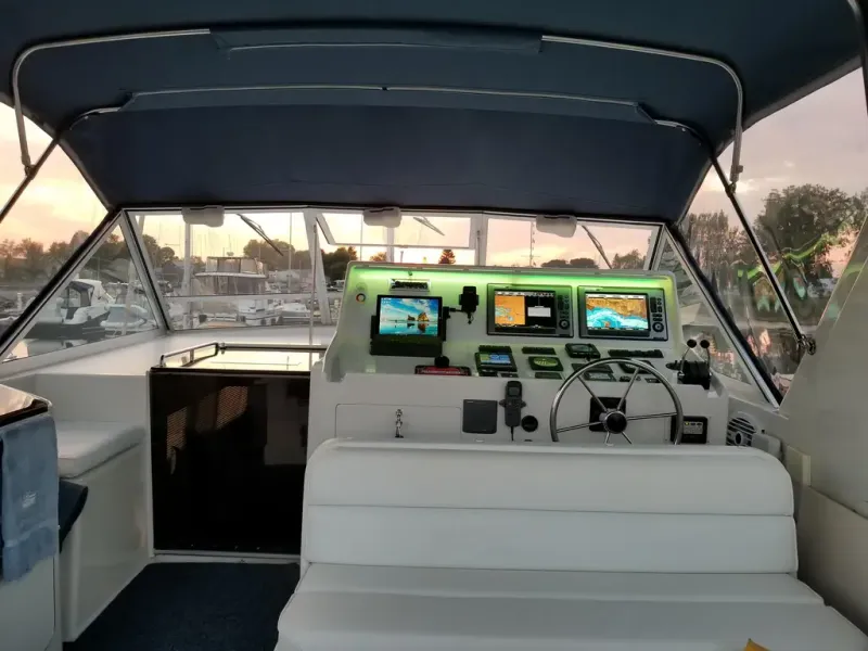 Slide: The Image of Chris-Craft Catalina 381 1989 - 12