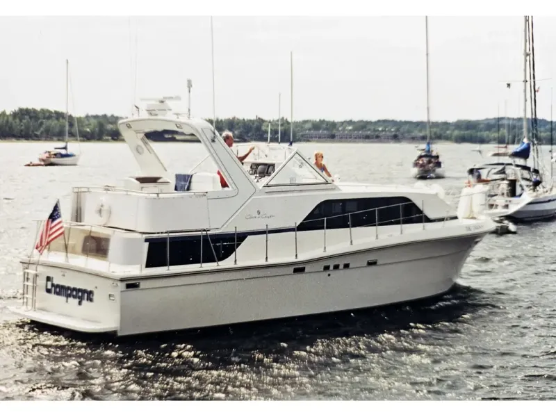 Slide: The Image of Chris-Craft Catalina 381 1989 - 2