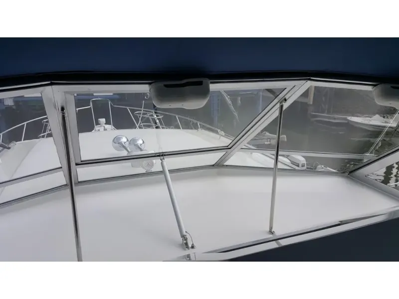 Slide: The Image of Chris-Craft Catalina 381 1989 - 7