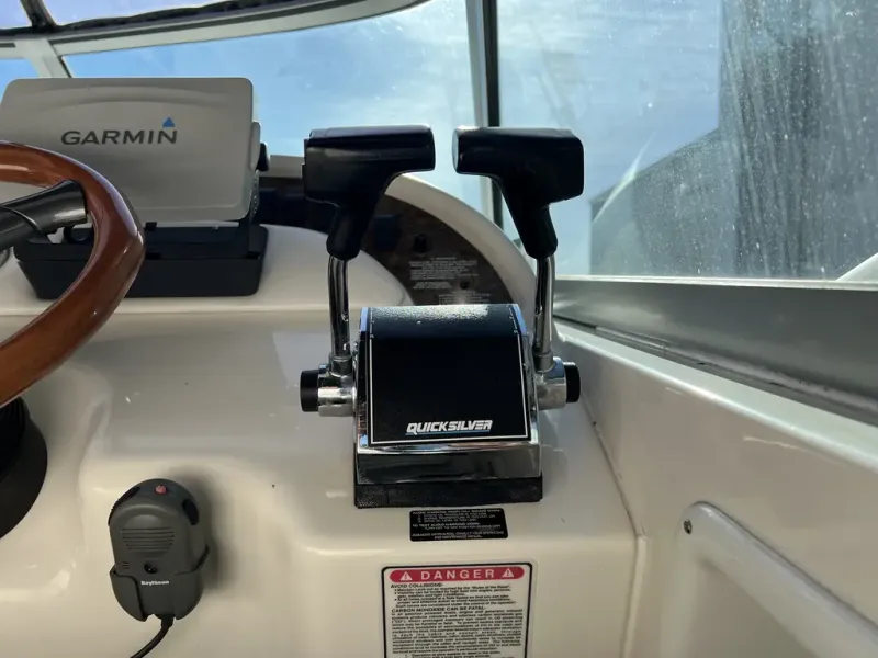 Slide: The Image of Sea Ray SUNDANCER 310 1999 - 19
