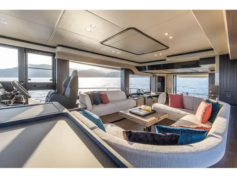 Slide: The Image of Absolute NAVETTA 53 2026 - 10