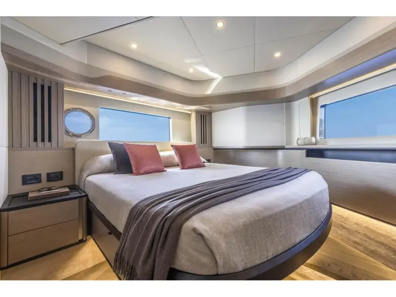 Slide: The Image of Absolute NAVETTA 53 2026 - 12