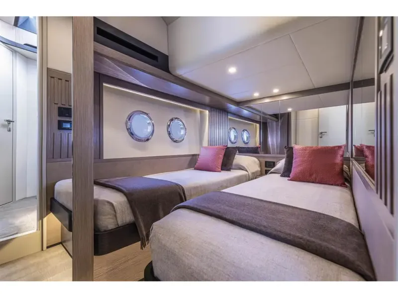 Slide: The Image of Absolute NAVETTA 53 2026 - 13