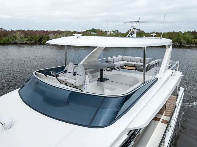 Slide: The Image of Absolute NAVETTA 62 2026 - 31