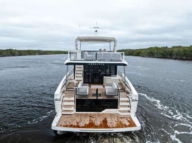 Slide: The Image of Absolute NAVETTA 62 2026 - 33