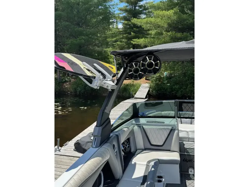 Slide: The Image of Tige Boats RZX3 2017 - 15