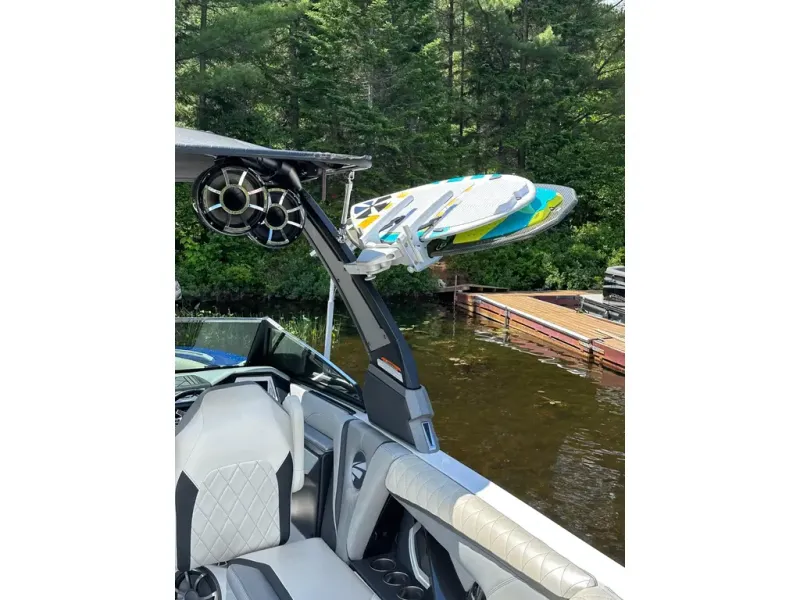 Slide: The Image of Tige Boats RZX3 2017 - 16