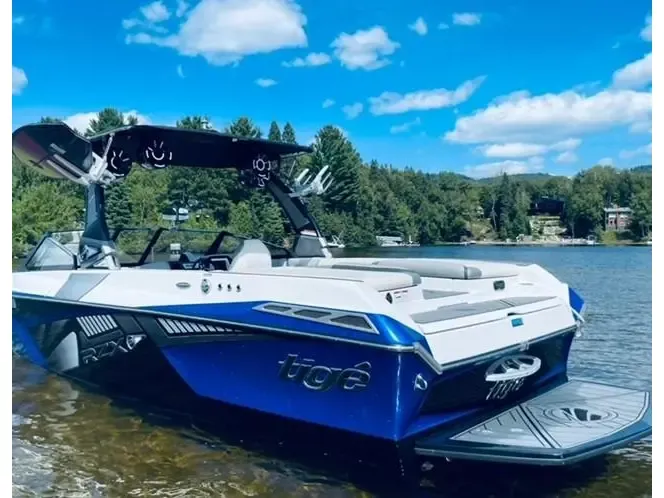 Slide: The Image of Tige Boats RZX3 2017 - 2