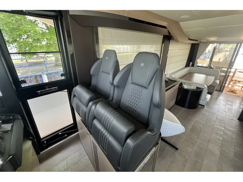 Slide: The Image of Absolute NAVETTA 58 2024 - 28