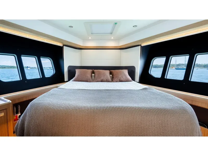 Slide: The Image of Absolute 50 FLY 2017 - 12